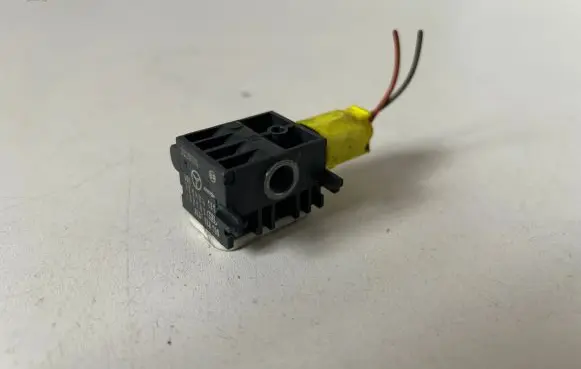 Mercedes-Benz B W245 Airbag deployment crash/impact sensor 0038202826 141207