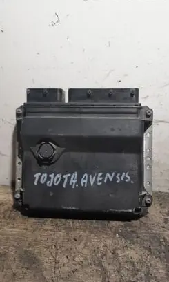 Toyota Avensis T270 Engine control unit/module 8966105F20