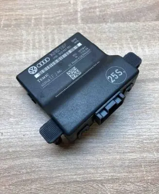 Volkswagen PASSAT B7 Gateway control module 1K0907530P 1K0907951