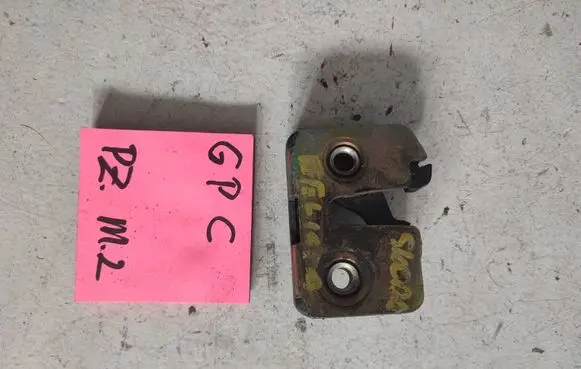 Skoda Felicia I Rear door lock 611116