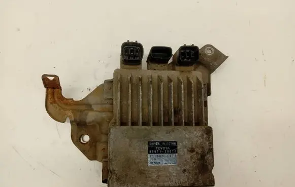 Toyota Corolla Verso AR10 Fuel injection control unit/module 8987120070 1310001371