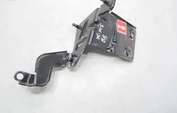 Volkswagen PASSAT B8 ABS pump bracket 5Q1614235E 3516