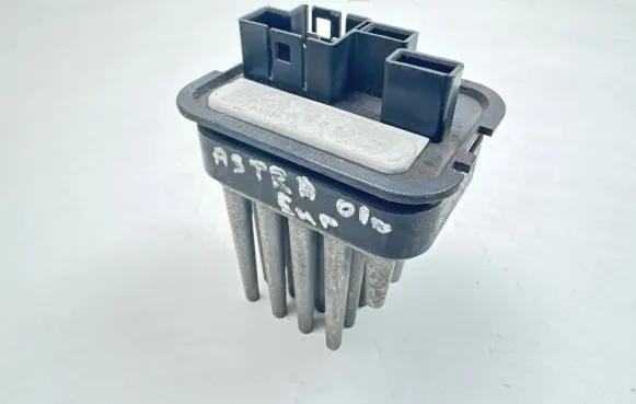 Opel Astra G Heater blower fan relay 5295354053