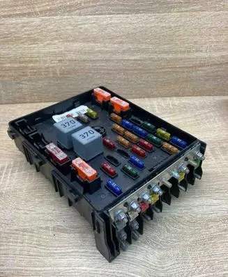 Volkswagen PASSAT B6 Fuse module 3C0937125 63592777