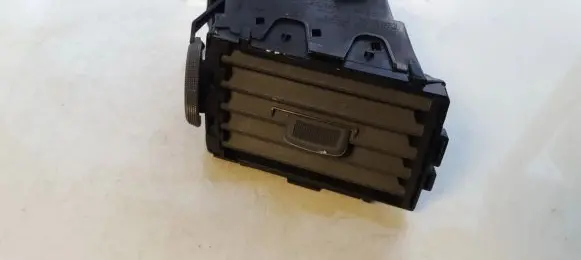 Nissan X-Trail T31 Dash center air vent grill 68761JG00B P19680A75010