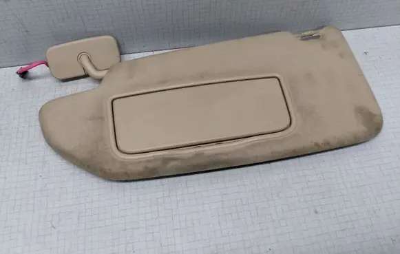 Volvo V70 Sun visor 39985809