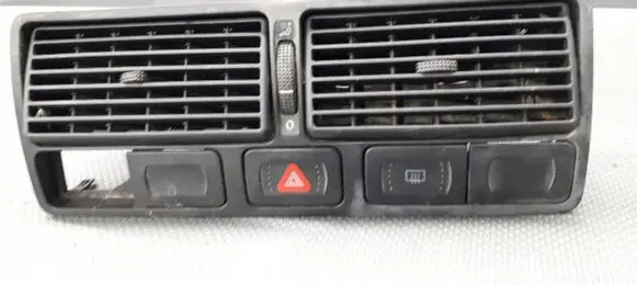 Volkswagen Golf IV Dash center air vent grill