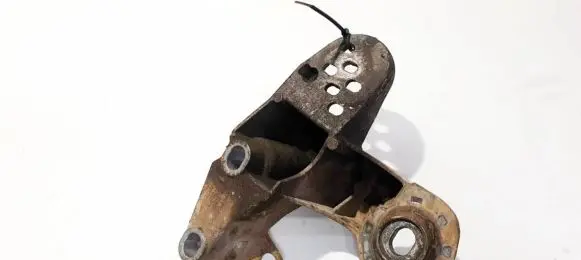Volkswagen PASSAT B5.5 Engine mounting bracket 4b0199351b