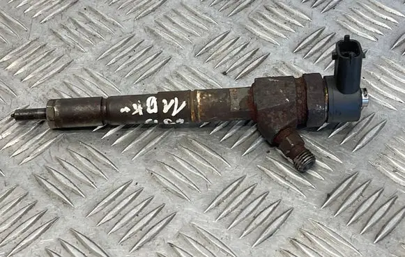 Opel Zafira B Fuel injector 0445110159