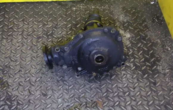 BMW X3 E83 Front differential 7546112 2HTR11
