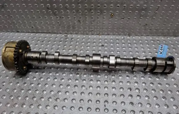 Volkswagen Golf V Camshaft 03C109101DC 03CDC