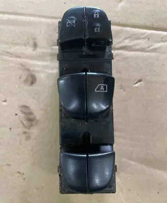 Nissan Juke I F15 Electric window control switch 254011KK0A 911EB03 2820
