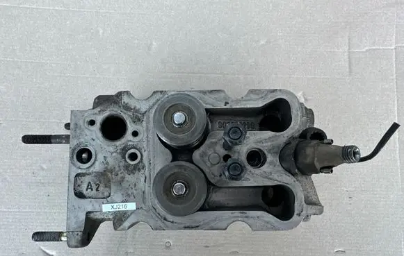 Jeep Cherokee XJ Engine head 90352029G 4883416AB