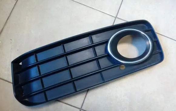 Audi A5 8T 8F Front bumper lower grill 8T0807681B NE68970