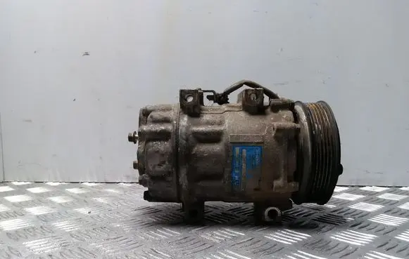 Volvo V50 Air conditioning (A/C) compressor (pump) 3M5H19D629HE