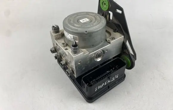 Skoda Superb B8 (3V) ABS Pump 5Q0614517HB