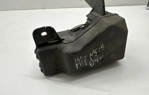 Toyota Avensis T250 Fuse module