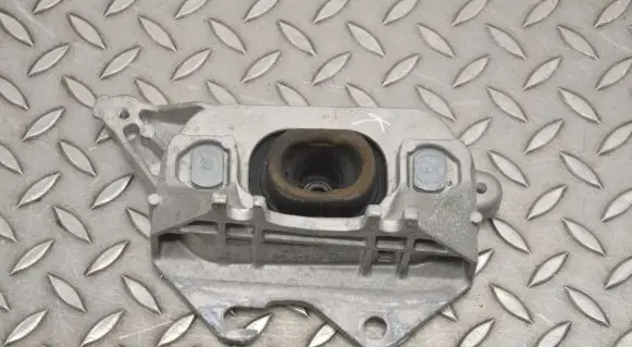 Nissan Juke II F16 Engine mount bracket 112536909R