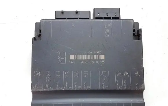 Mercedes-Benz S W220 Seat control module 2208203285