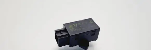 Volkswagen Golf V Seat heating relay 7L0959772 34204