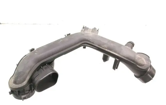 Skoda Fabia Mk3 (NJ) Turbo air intake inlet pipe/hose 04C145673E