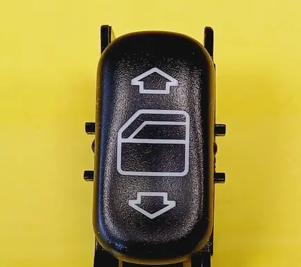 Mercedes-Benz E W210 Electric window control switch 2108208210