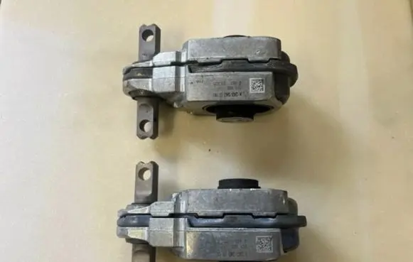 Engine mount vacuum valve