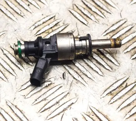 Audi A5 Sportback 8TA Fuel injector 06E036P 104390520