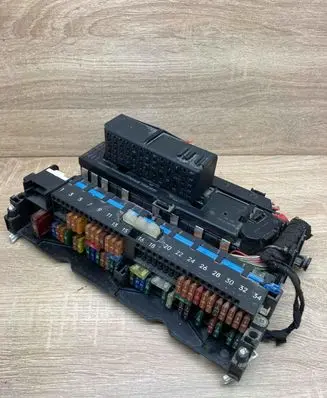 BMW 3 E46 Fuse module 8364542 8364540