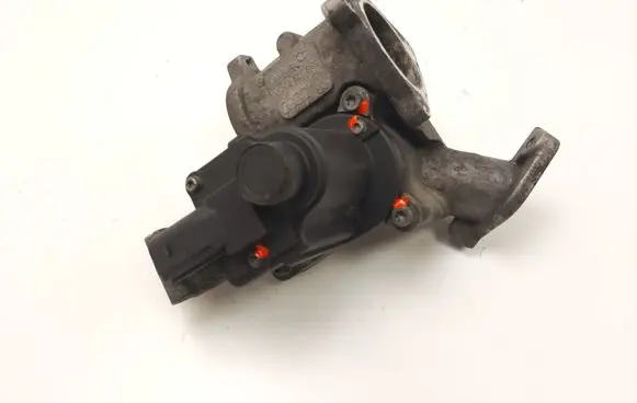 Volkswagen Caddy EGR valve 03G129637A