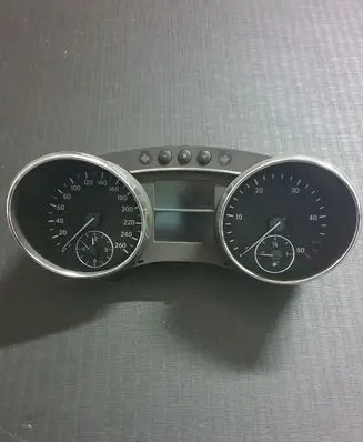 Mercedes-Benz R W251 Speedometer (instrument cluster) A2515409847 A2C53118442