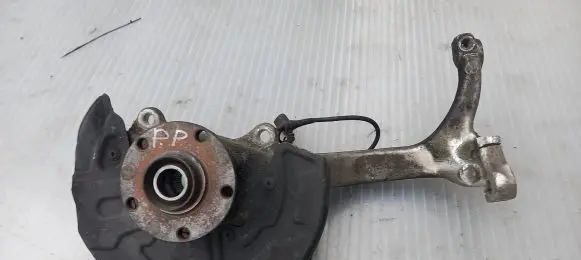 Audi A4 S4 B6 8E 8H Front wheel hub