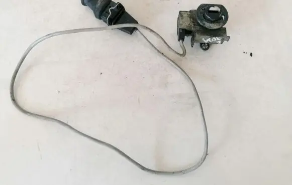 Audi A6 S6 C4 4A Front door lock (next to the handle) 