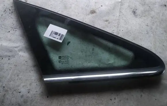 Opel Zafira B Front triangle window/glass as2