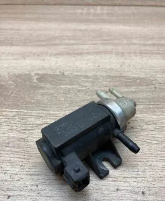 Volkswagen PASSAT B5 Turbo solenoid valve 1H0906627A