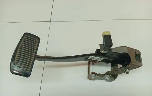 Hyundai Sonata Brake pedal 