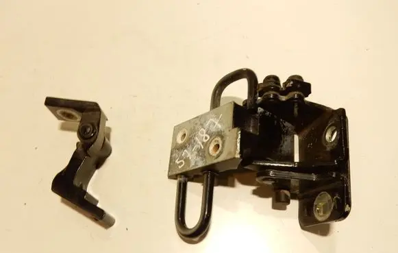 Rear door hinge set