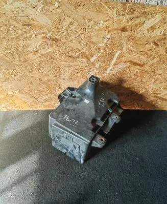 Seat Ibiza IV (6J,6P) Battery tray 6R0915321D