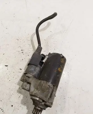 Volkswagen Golf V Starter motor 02e911025