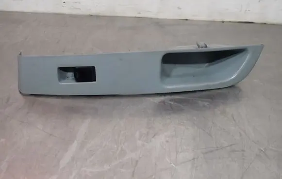Nissan Micra Quarter vent window switch 60960-AX100
