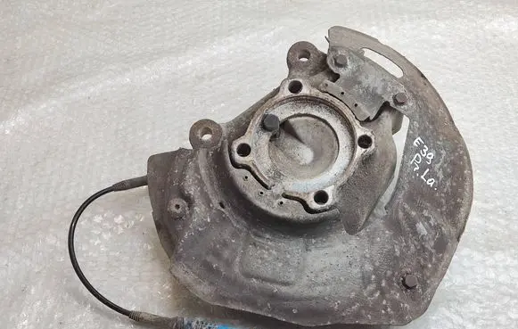 BMW 5 E39 Front wheel hub spindle knuckle 1091988