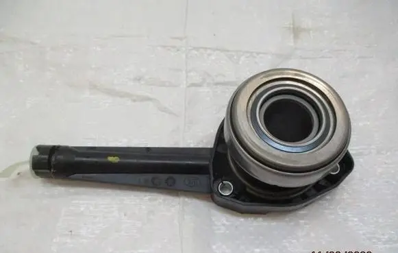 Renault Master II Clutch slave cylinder 8200846748