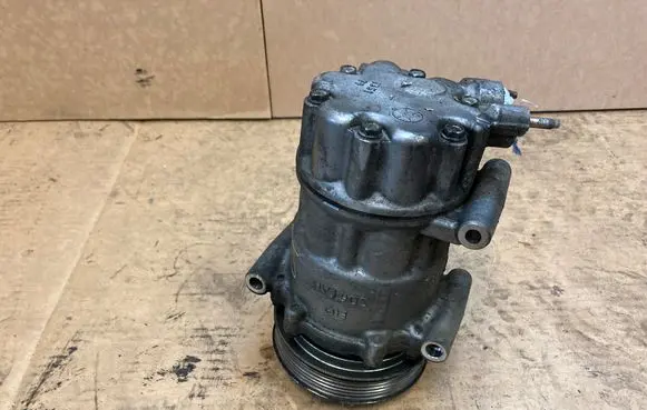 Citroen C4 I Air conditioning (A/C) compressor (pump) 9651910980