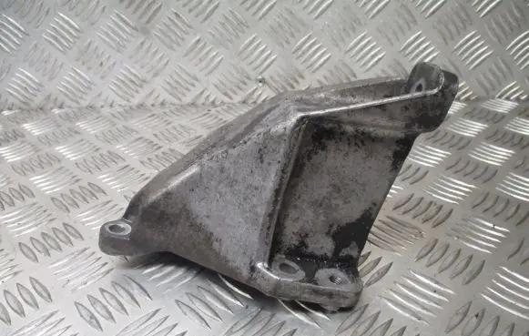 Audi A4 S4 B5 8D Engine mounting bracket 8D0199307L