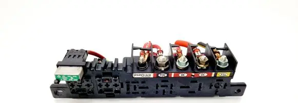 Skoda Octavia Mk1 (1U) Relay mounting block 8L0941822
