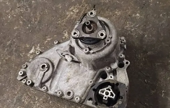 BMW X5 E70 Gearbox transfer box case 7610587 ATC450