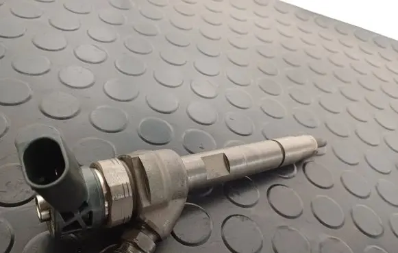 BMW 5 F10 F11 Fuel injector 7810702 1132 21027