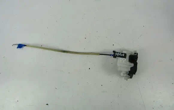 Peugeot Bipper Front door lock 