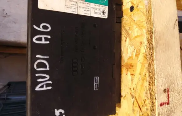 Audi A6 S6 C5 4B Comfort/convenience module 4B0962258D