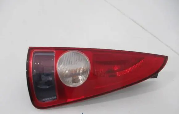 Renault Espace IV Rear/tail lights 8200027152